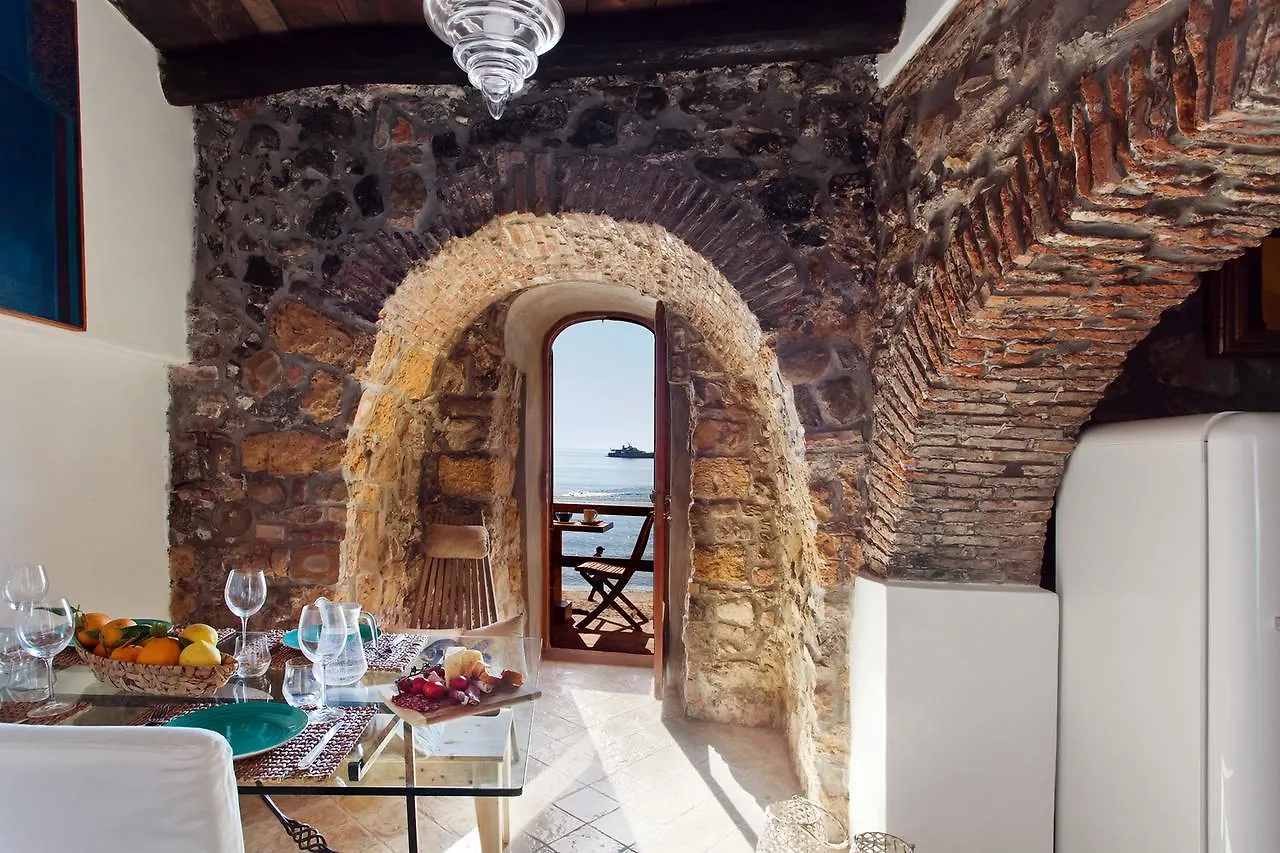 Nido Al Mare - By Vacation Service Cefalu Italy